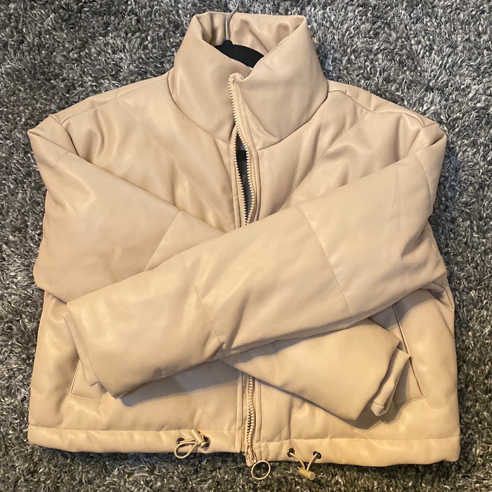 NWT beige puffer zip-up jacket